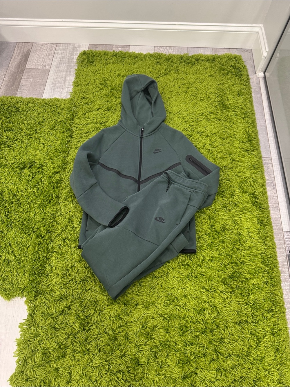Nike Forest Green Zip-Up Hoodie & Joggers Set